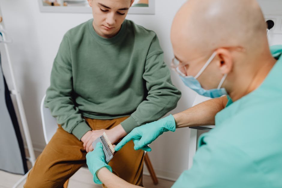 Patient and clinician reviewing a treatment plan during a BHUC visit